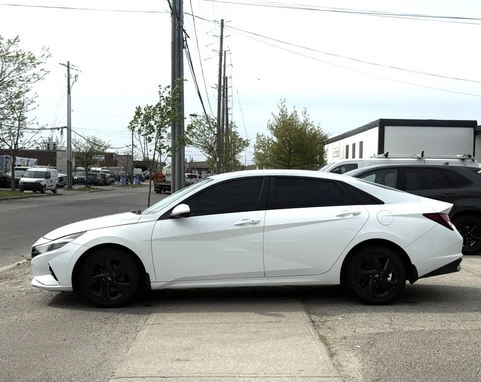 Hyundai Elantra Distronic* Мъртви точки* Carplay, снимка 2 - Автомобили и джипове - 54690615