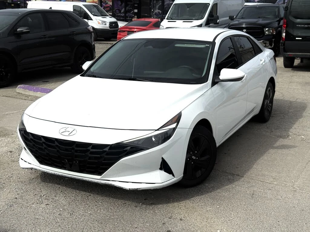 Hyundai Elantra Distronic* Мъртви точки* Carplay