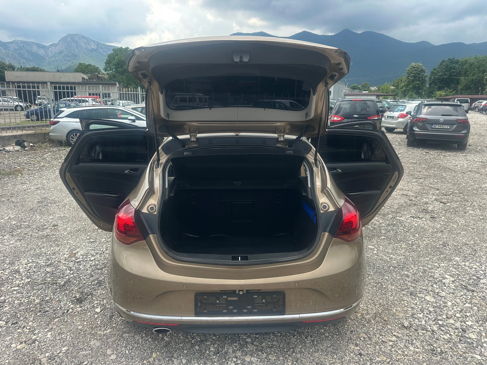 Opel Astra 2, 0CDTI 165kc AVTOMAT FULLLL TOPPP, снимка 15 - Автомобили и джипове - 55011314