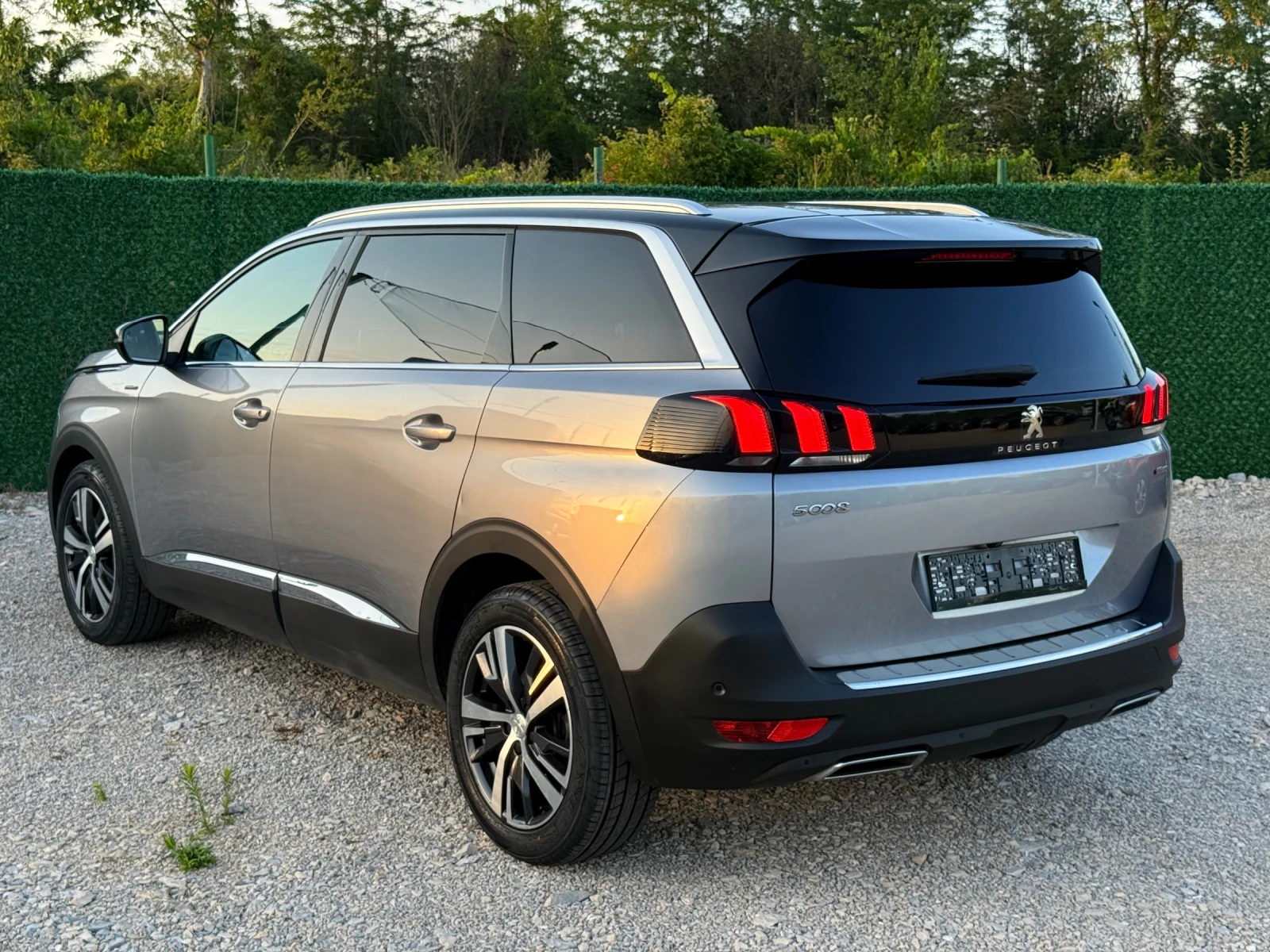Peugeot 5008 GT-line 360камери/Лед Фарове/Панорама/Нови Гуми/, снимка 4 - Автомобили и джипове - 55318753