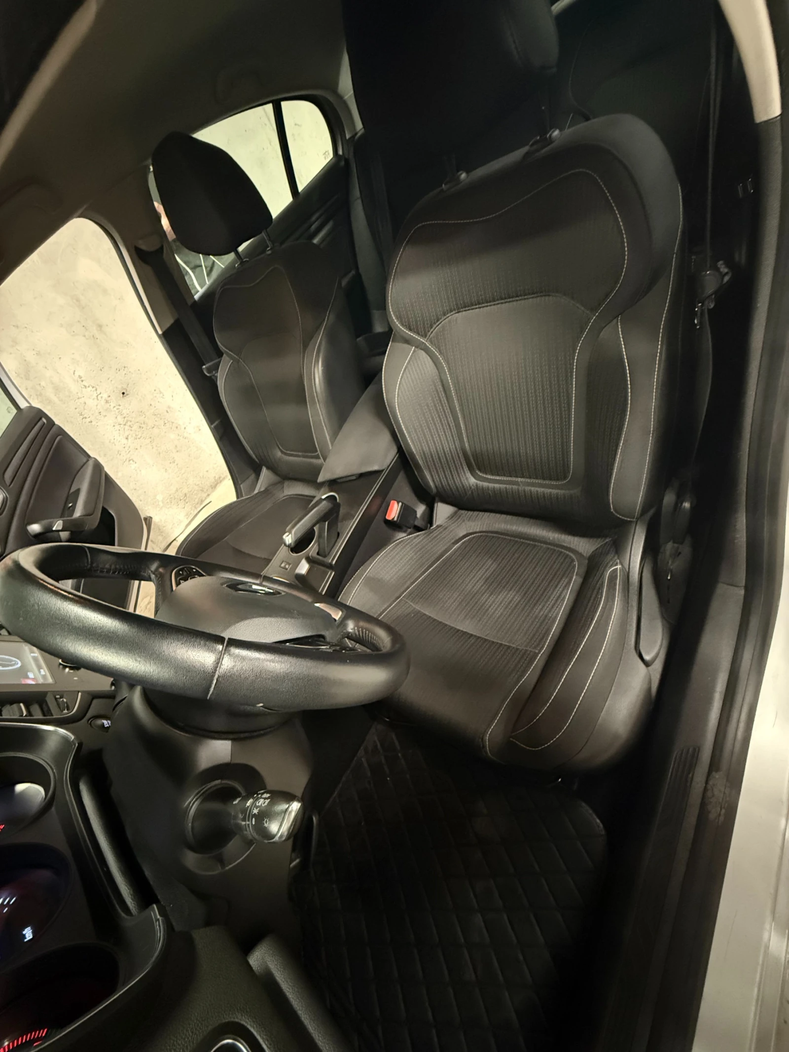 Renault Megane, снимка 11 - Автомобили и джипове - 55365002