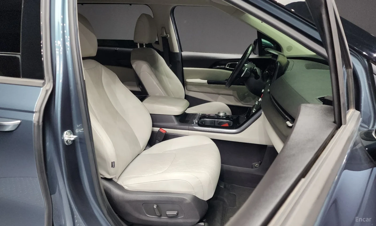 Kia Carnival Дигитално табло\Обдухване\360 Камери, снимка 11 - Автомобили и джипове - 55588069