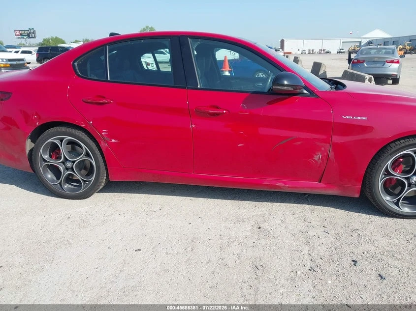 Alfa Romeo Giulia 2.0l Veloce Awd, снимка 6 - Автомобили и джипове - 55591325