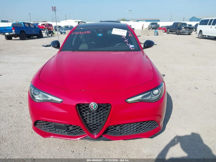 Alfa Romeo Giulia 2.0l Veloce Awd, снимка 12 - Автомобили и джипове - 55591325