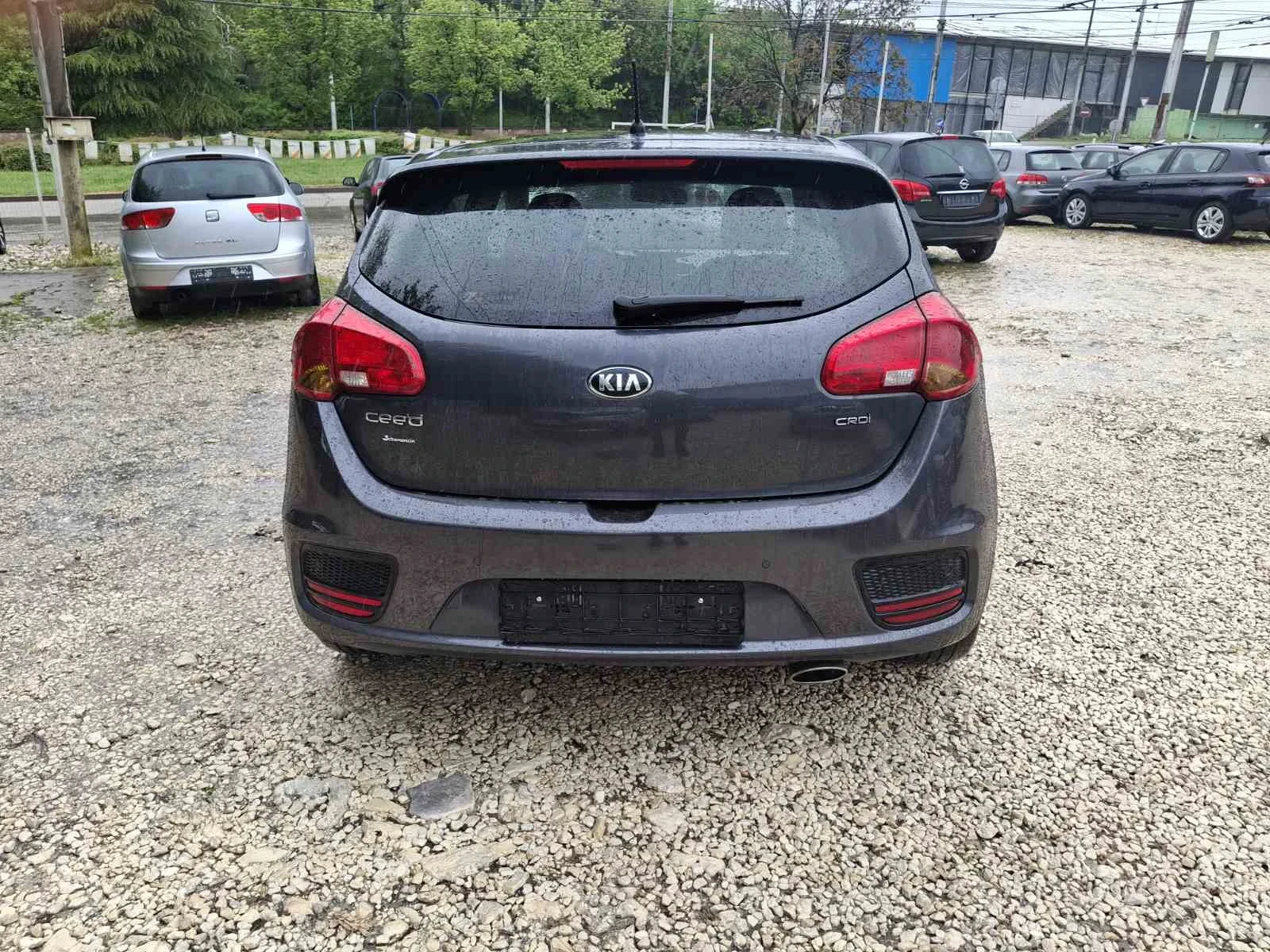Kia Ceed 1.6crdi EURO 6, снимка 8 - Автомобили и джипове - 55827328