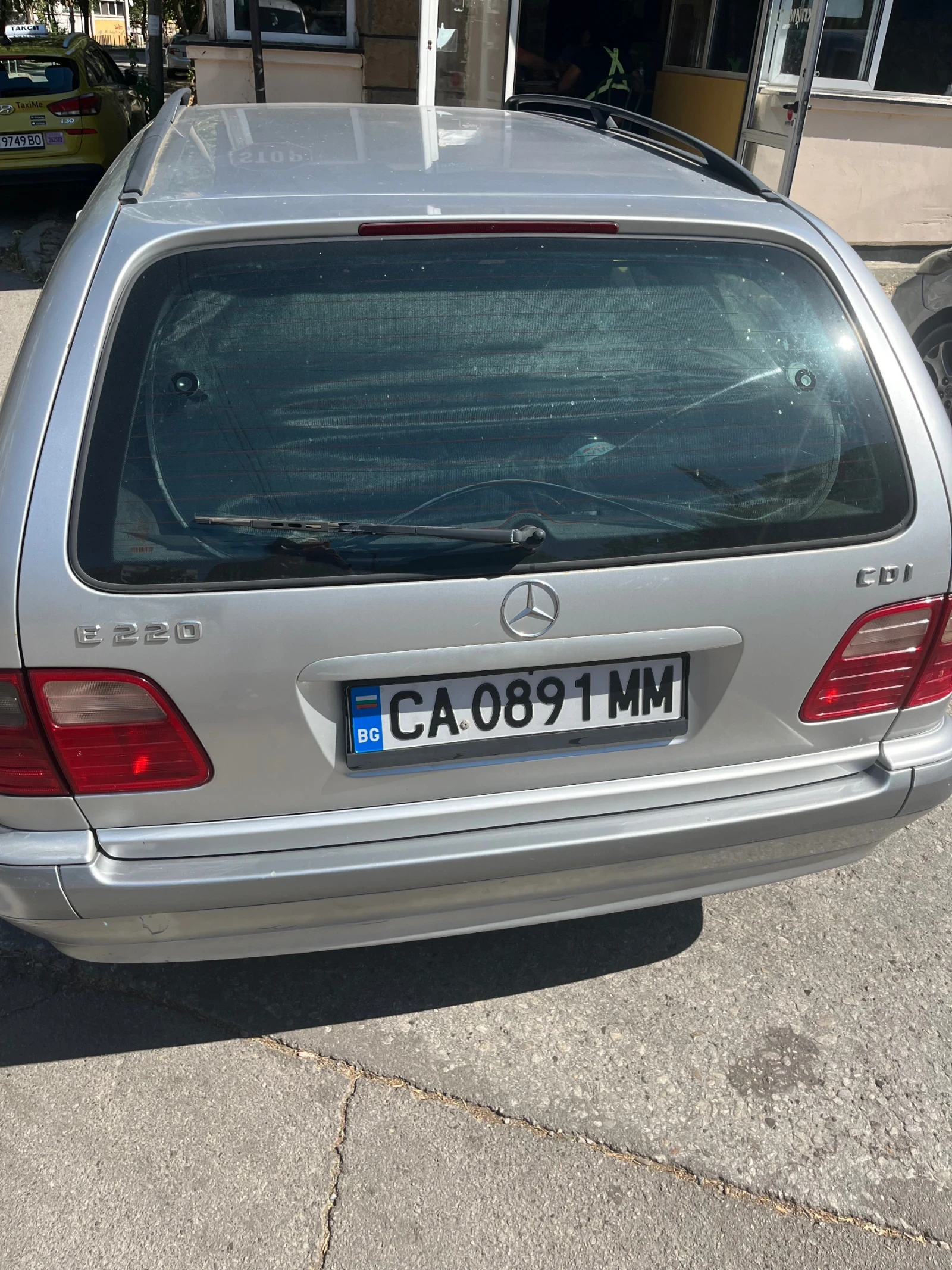 Mercedes-Benz E 200, снимка 2 - Автомобили и джипове - 56002564