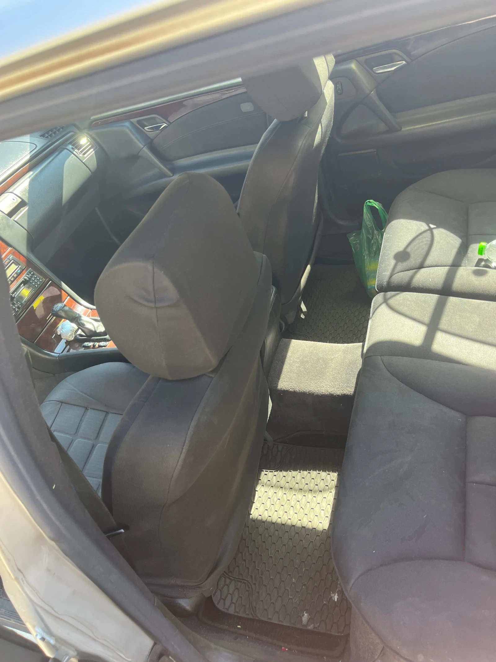 Mercedes-Benz E 200, снимка 6 - Автомобили и джипове - 56002564