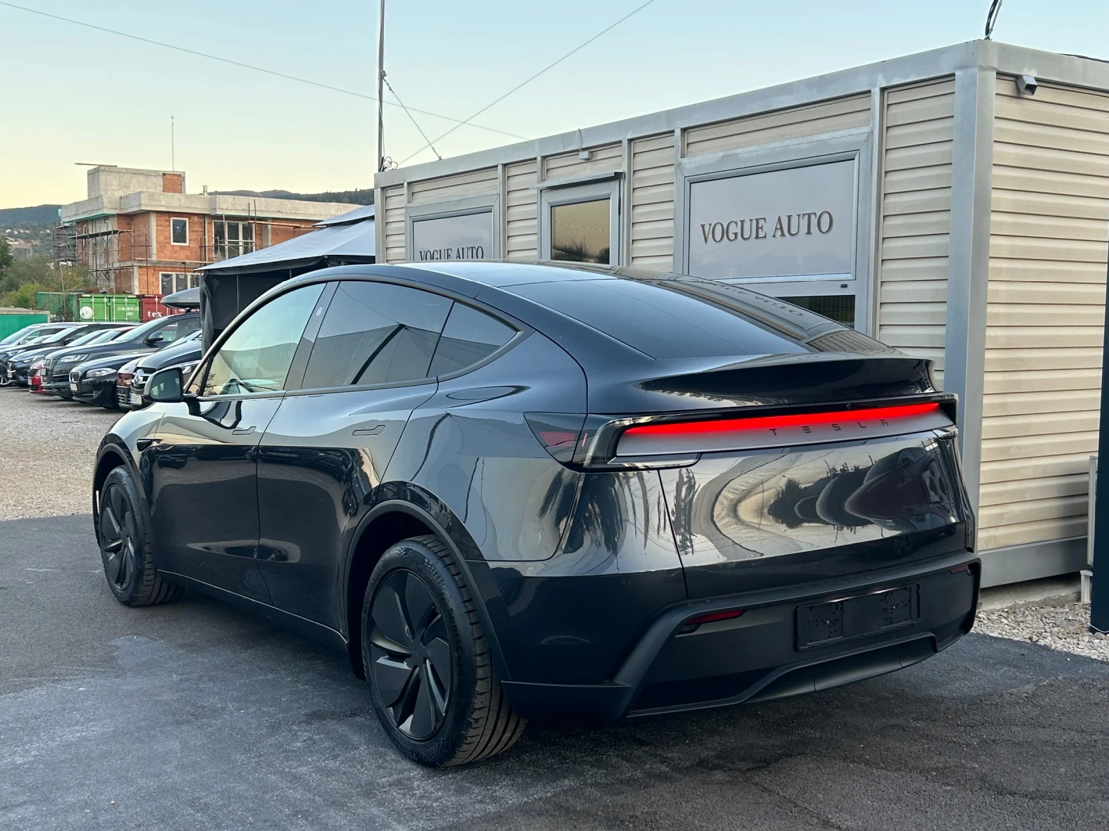 Tesla Model Y 6+ 1* Dual Motor* Long Range, снимка 2 - Автомобили и джипове - 56186124