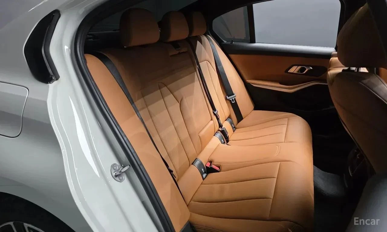 BMW 320, снимка 15 - Автомобили и джипове - 56723732