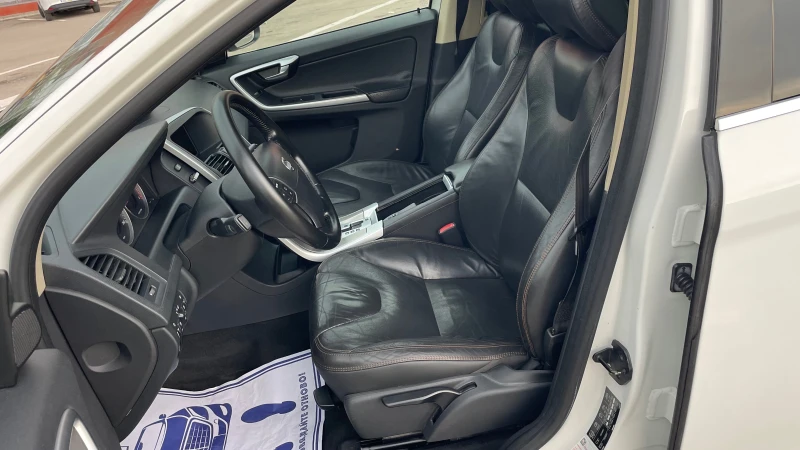 Volvo XC60 2.4 Швейцария, снимка 9 - Автомобили и джипове - 50422245