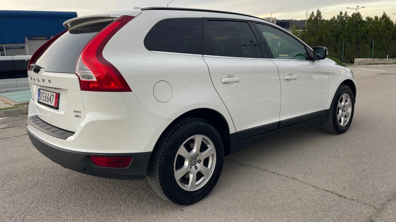 Volvo XC60 2.4 Швейцария, снимка 5 - Автомобили и джипове - 50422245