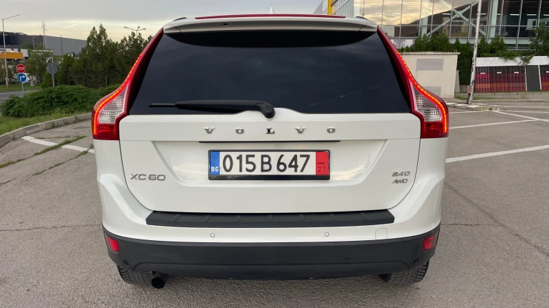 Volvo XC60 2.4 Швейцария, снимка 6 - Автомобили и джипове - 50422245