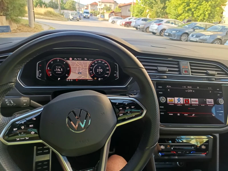 VW Tiguan, снимка 10 - Автомобили и джипове - 52313413