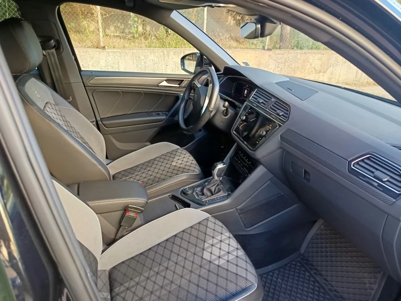 VW Tiguan, снимка 5 - Автомобили и джипове - 52313413