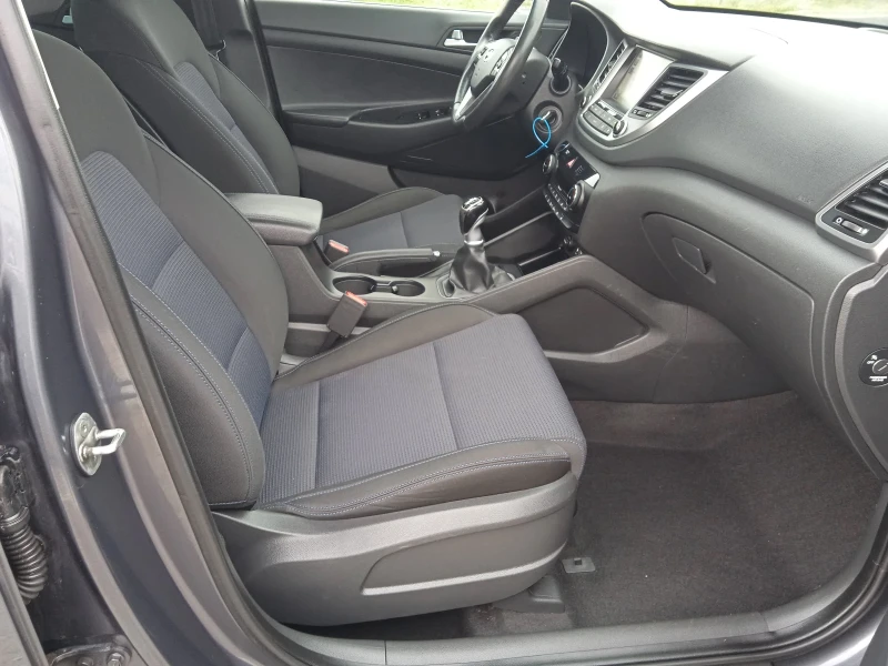 Hyundai Tucson 1.7CRDI, снимка 8 - Автомобили и джипове - 52815444