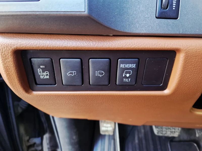 Toyota Sequoia 5.7 PLATINUM 2015г., снимка 12 - Автомобили и джипове - 52750467