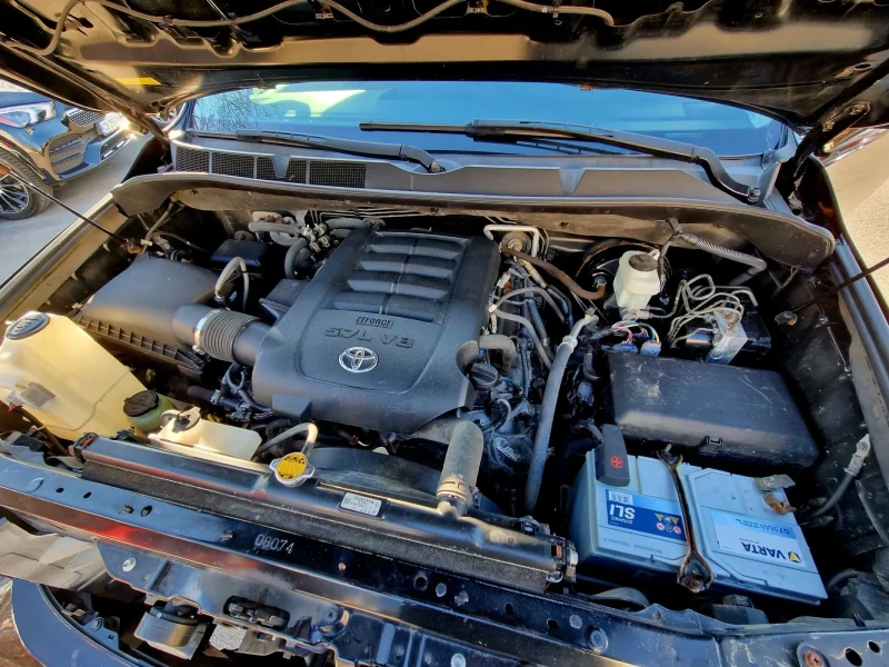 Toyota Sequoia 5.7 PLATINUM 2015г., снимка 8 - Автомобили и джипове - 52750467