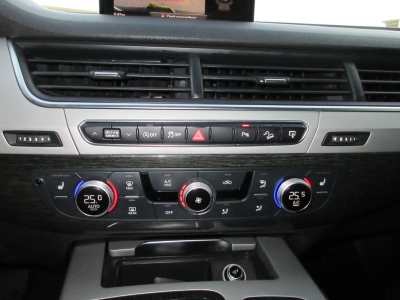 Audi Q7 quattro* 3.0T KOMFORT* 7 SEATER* PREMIUM EQUIPPED, снимка 15 - Автомобили и джипове - 53182543