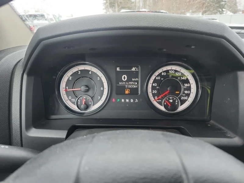 Dodge RAM 1500 * EXPRESS CREW CAB SHORT BED * CARFAX * ЦЕНА ДО БГ, снимка 9 - Автомобили и джипове - 53338241