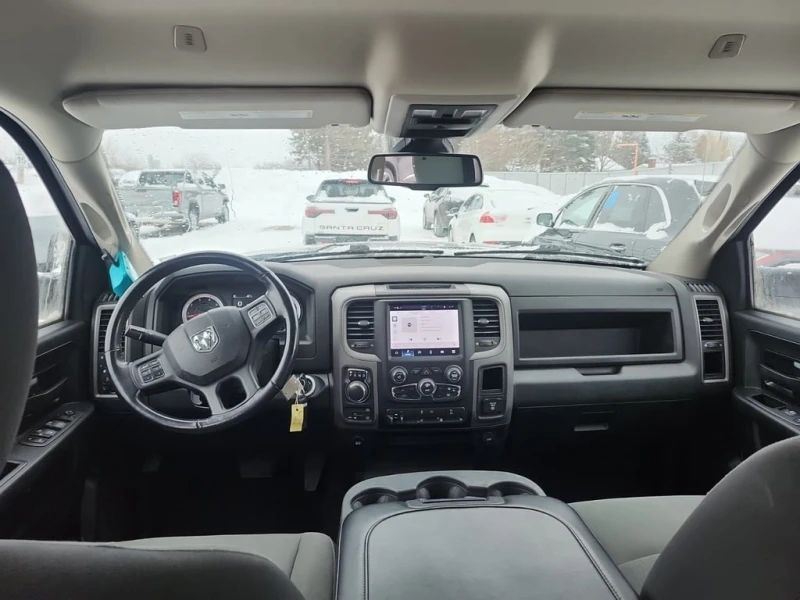 Dodge RAM 1500 * EXPRESS CREW CAB SHORT BED * CARFAX * ЦЕНА ДО БГ, снимка 8 - Автомобили и джипове - 53338241