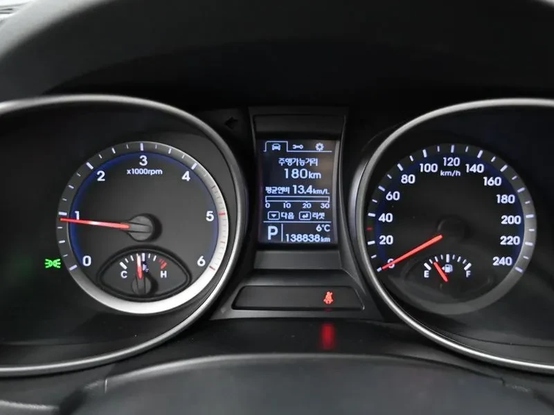 Hyundai Santa fe 2.0 , снимка 8 - Автомобили и джипове - 54256830