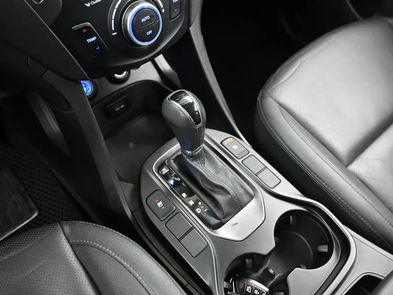 Hyundai Santa fe 2.0 , снимка 9 - Автомобили и джипове - 54256830