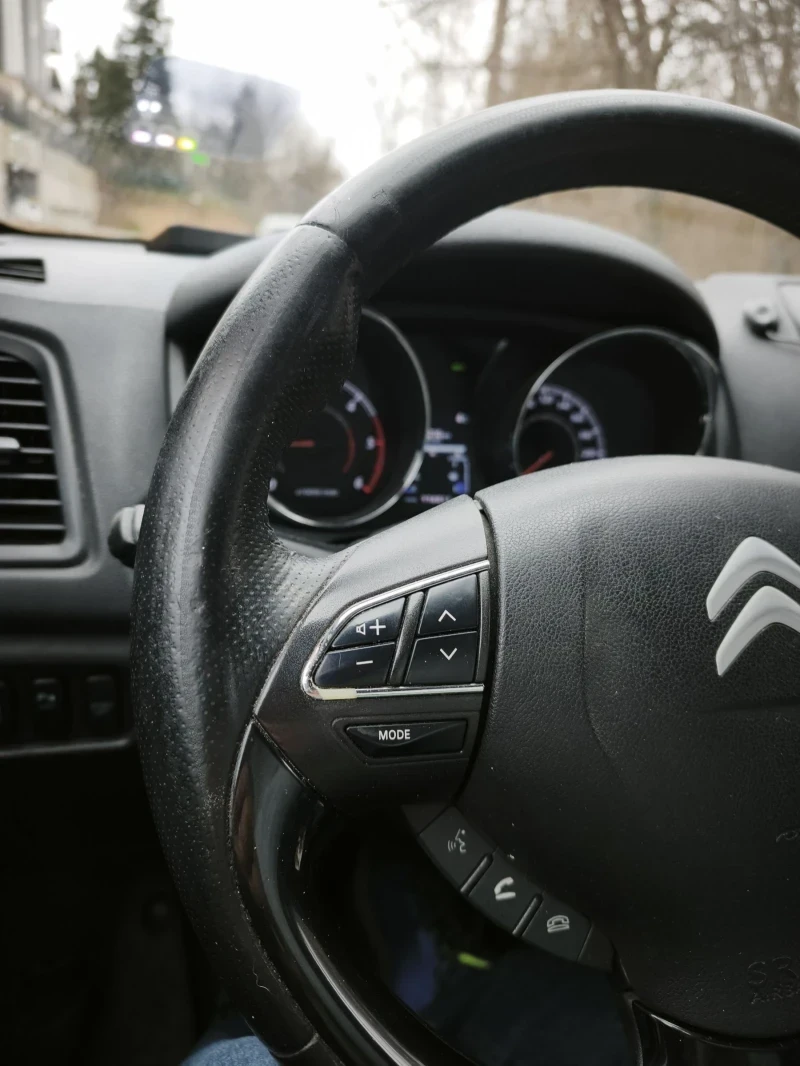 Citroen C4 AIRCROSS 1.6 HDI 4x4 , снимка 15 - Автомобили и джипове - 55739610