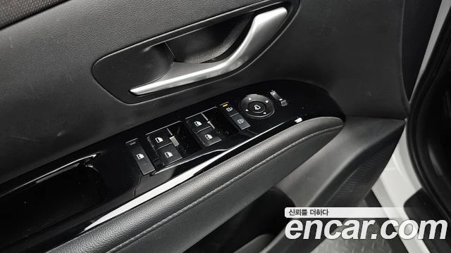 Hyundai Tucson Hybrid| КАМЕРА| ПОДГРЕВ| ОБДУХВАНЕ, снимка 11 - Автомобили и джипове - 55803875