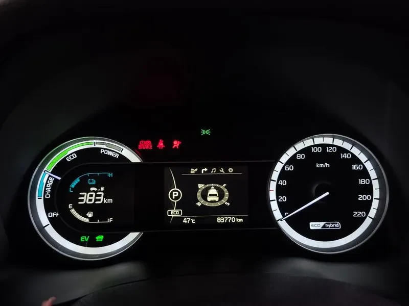 Kia Niro Noblesse, снимка 8 - Автомобили и джипове - 56354763