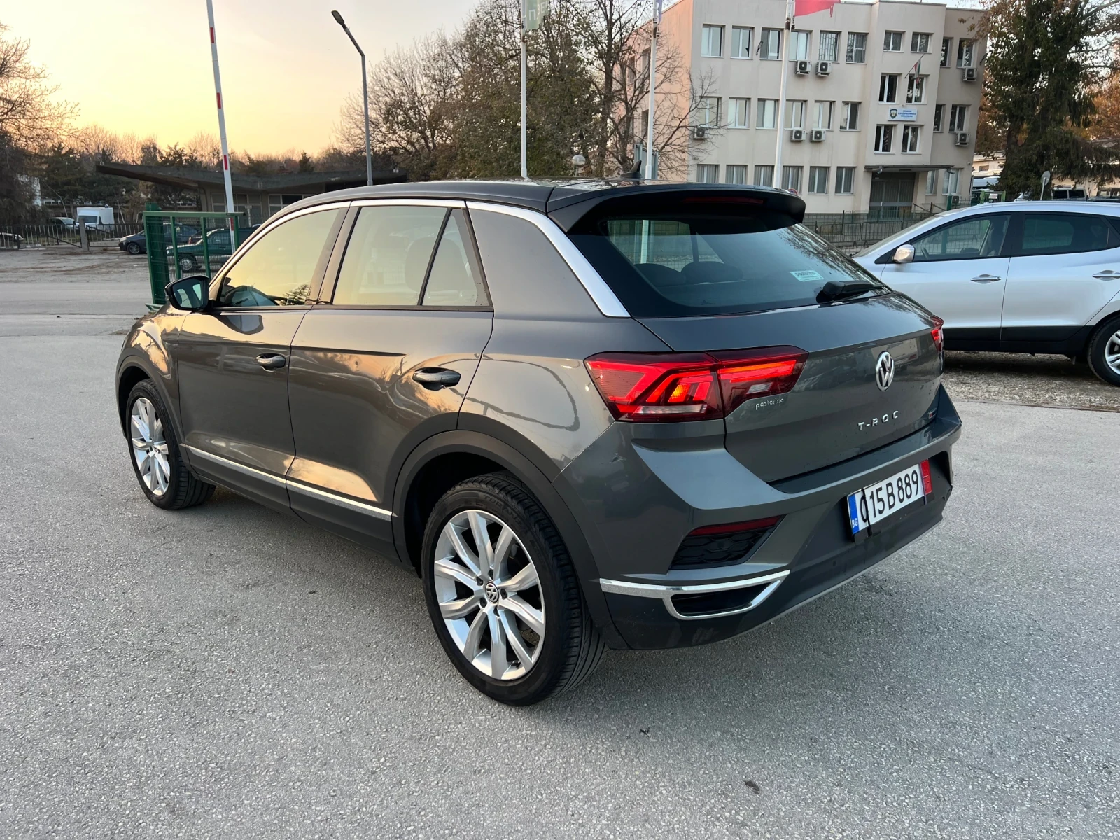 VW T-Roc 2.0TDI, DIGITAL, 4MOTION - изображение 7