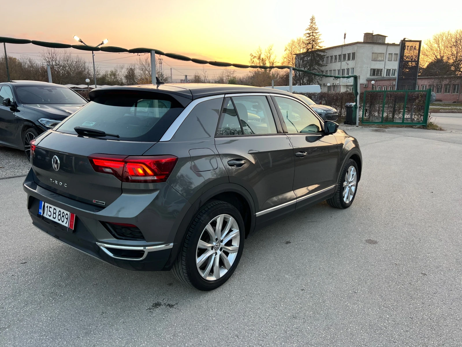 VW T-Roc 2.0TDI, DIGITAL, 4MOTION - изображение 4