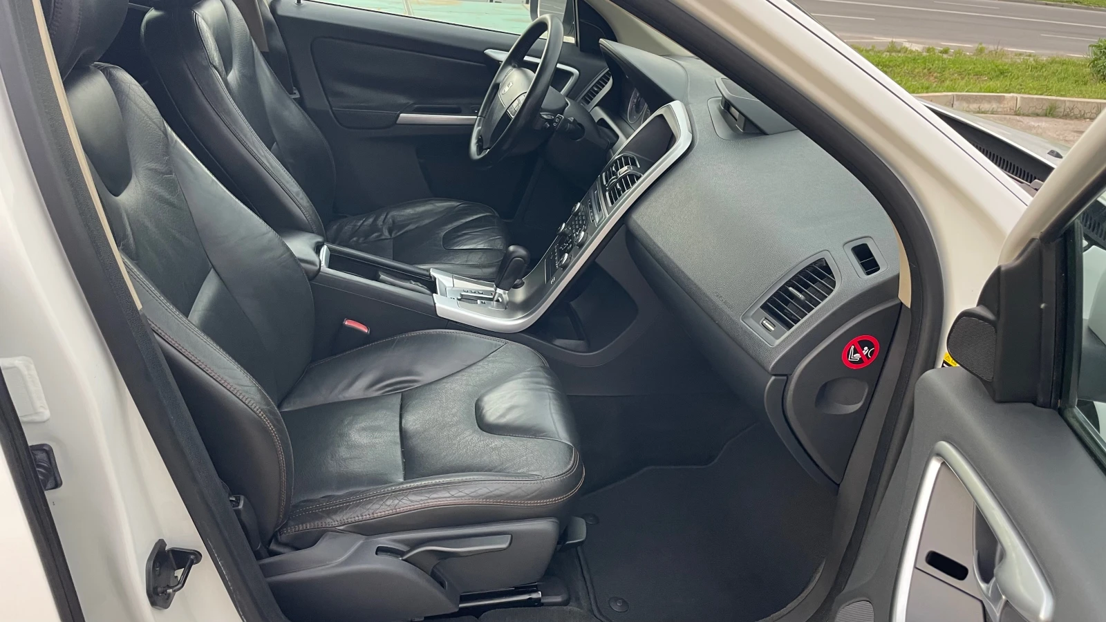 Volvo XC60 2.4  | Mobile.bg   13