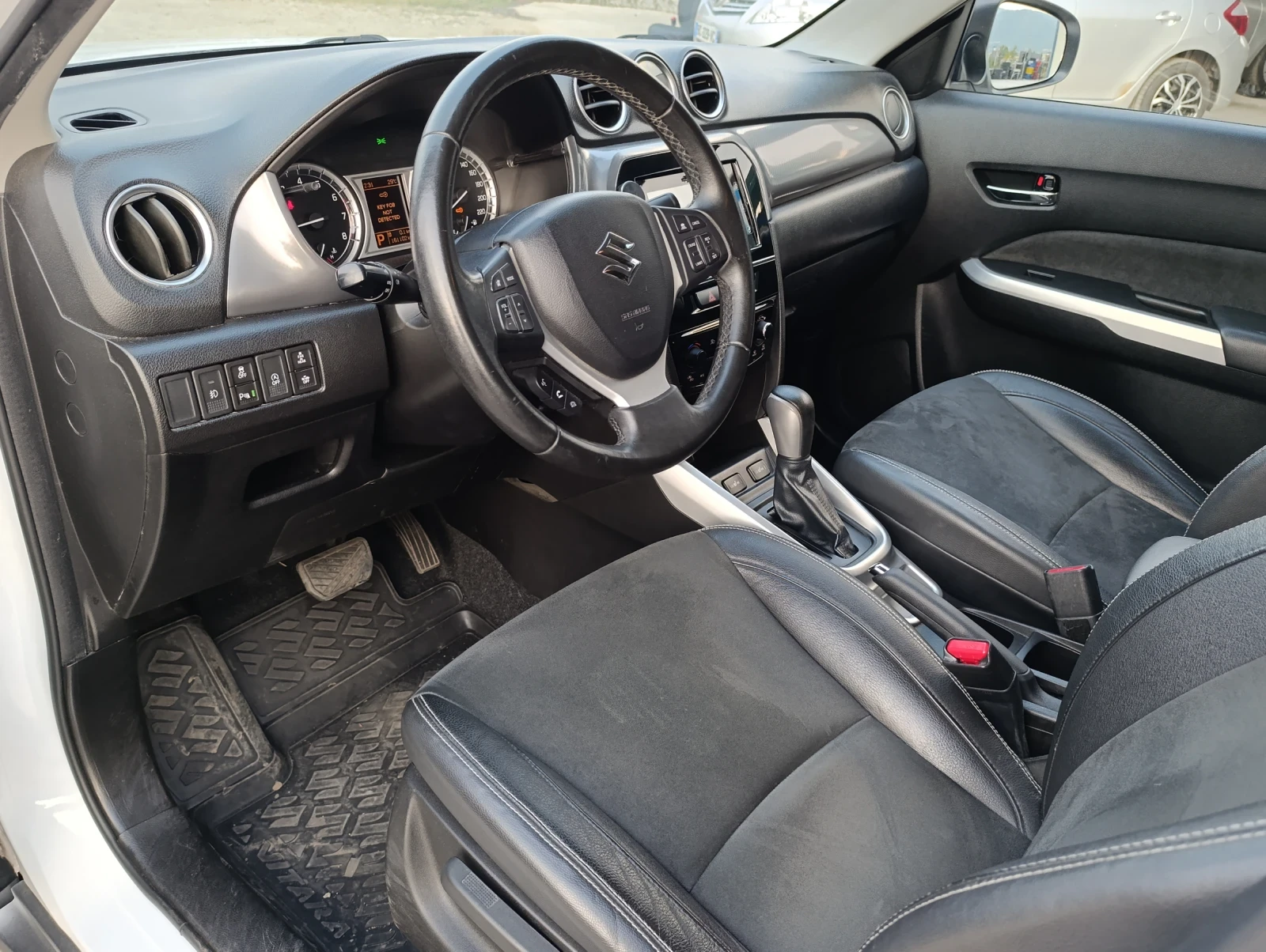 Suzuki Vitara 1.6 V-Top 4x2 Automatic  - изображение 9