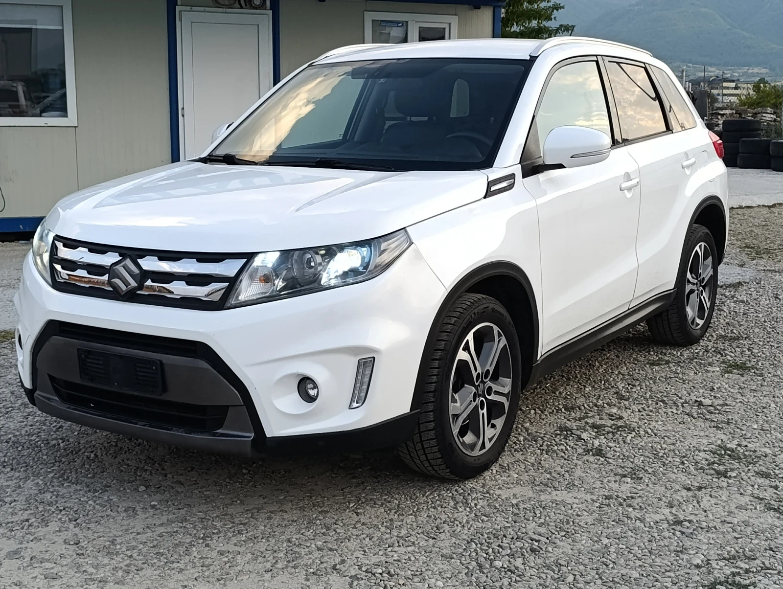 Suzuki Vitara 1.6 V-Top 4x2 Automatic  - изображение 7