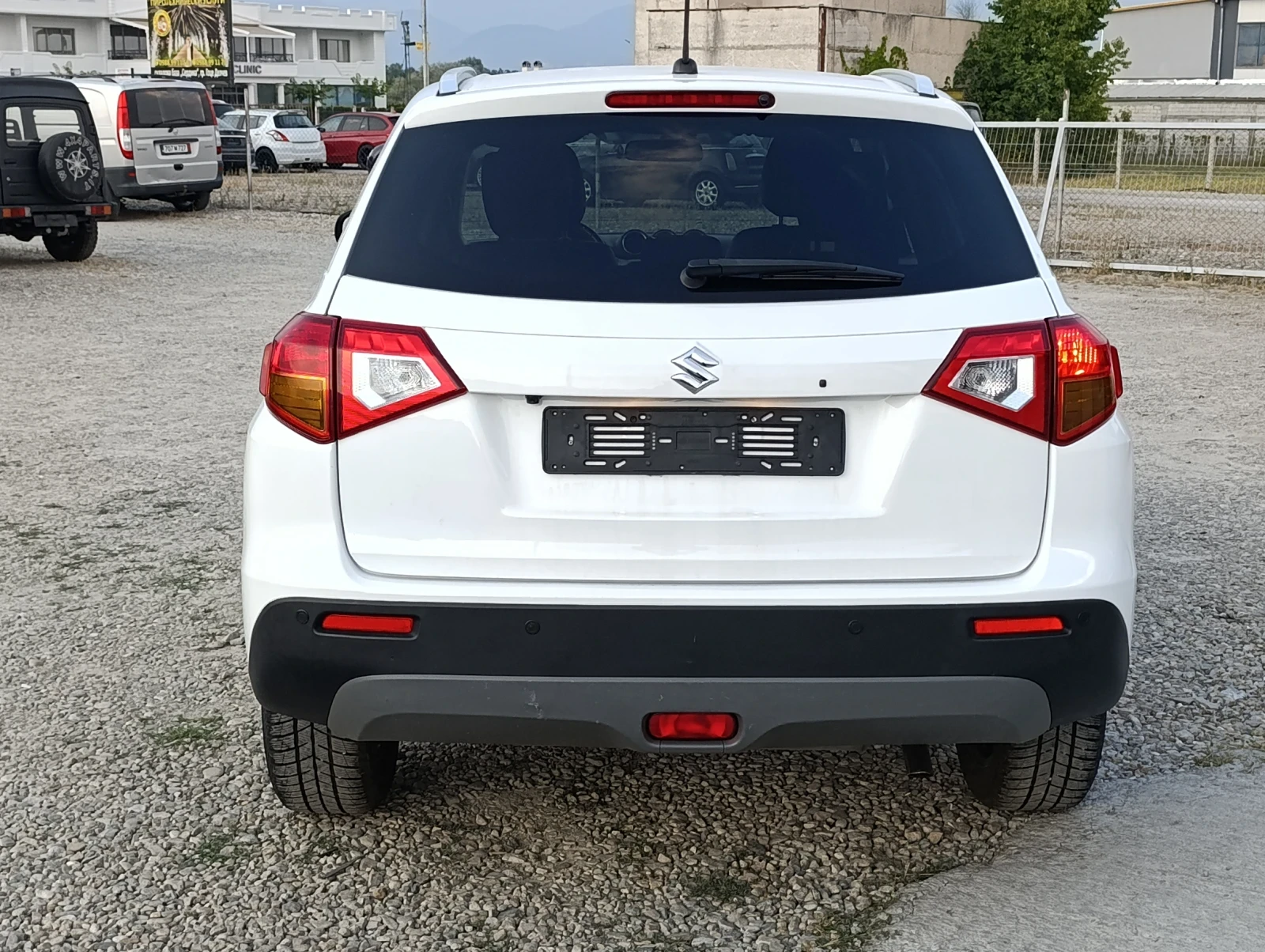Suzuki Vitara 1.6 V-Top 4x2 Automatic  - изображение 3