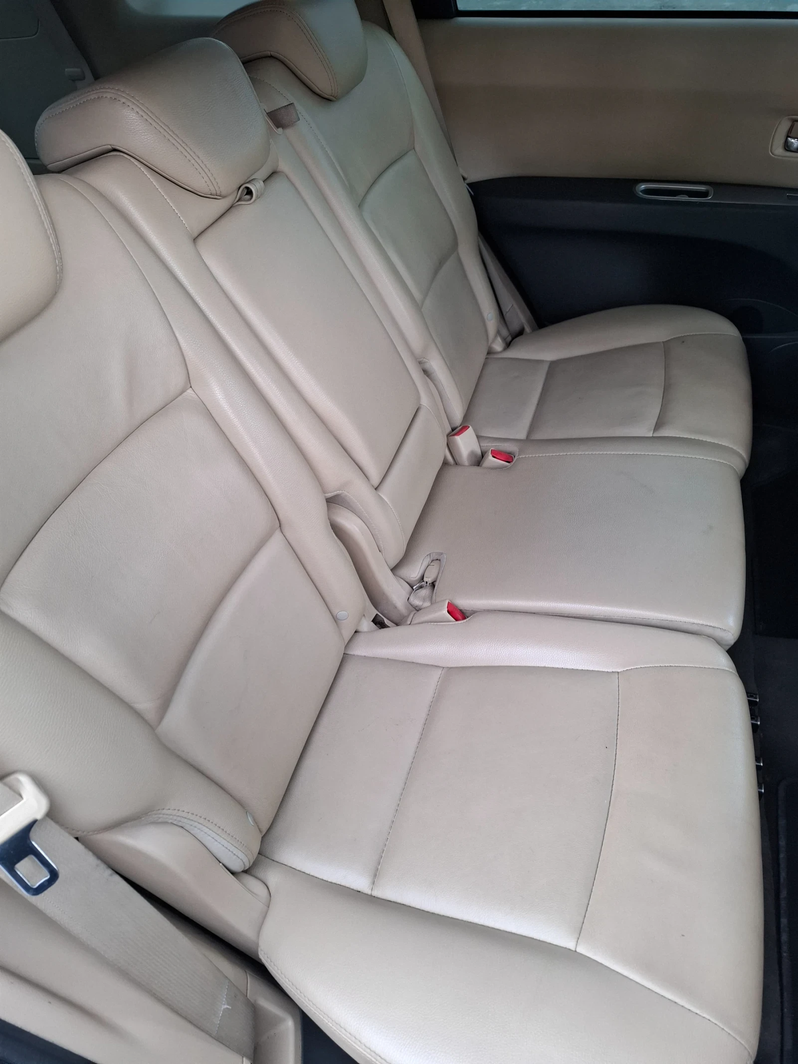 Subaru B10 Tribeka Executive - изображение 7