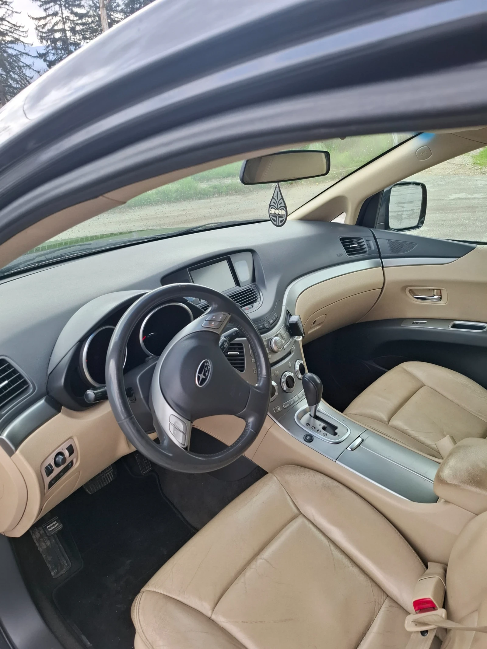 Subaru B10 Tribeka Executive - изображение 5