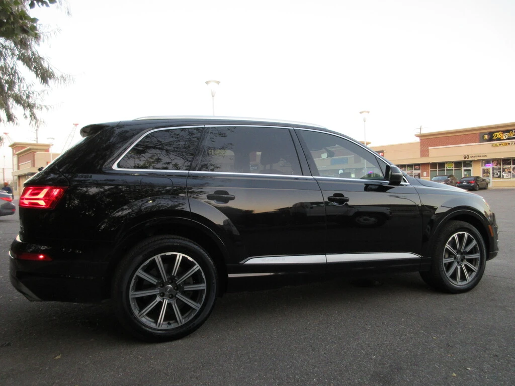 Audi Q7 quattro* 3.0T KOMFORT* 7 SEATER* PREMIUM EQUIPPED - изображение 6