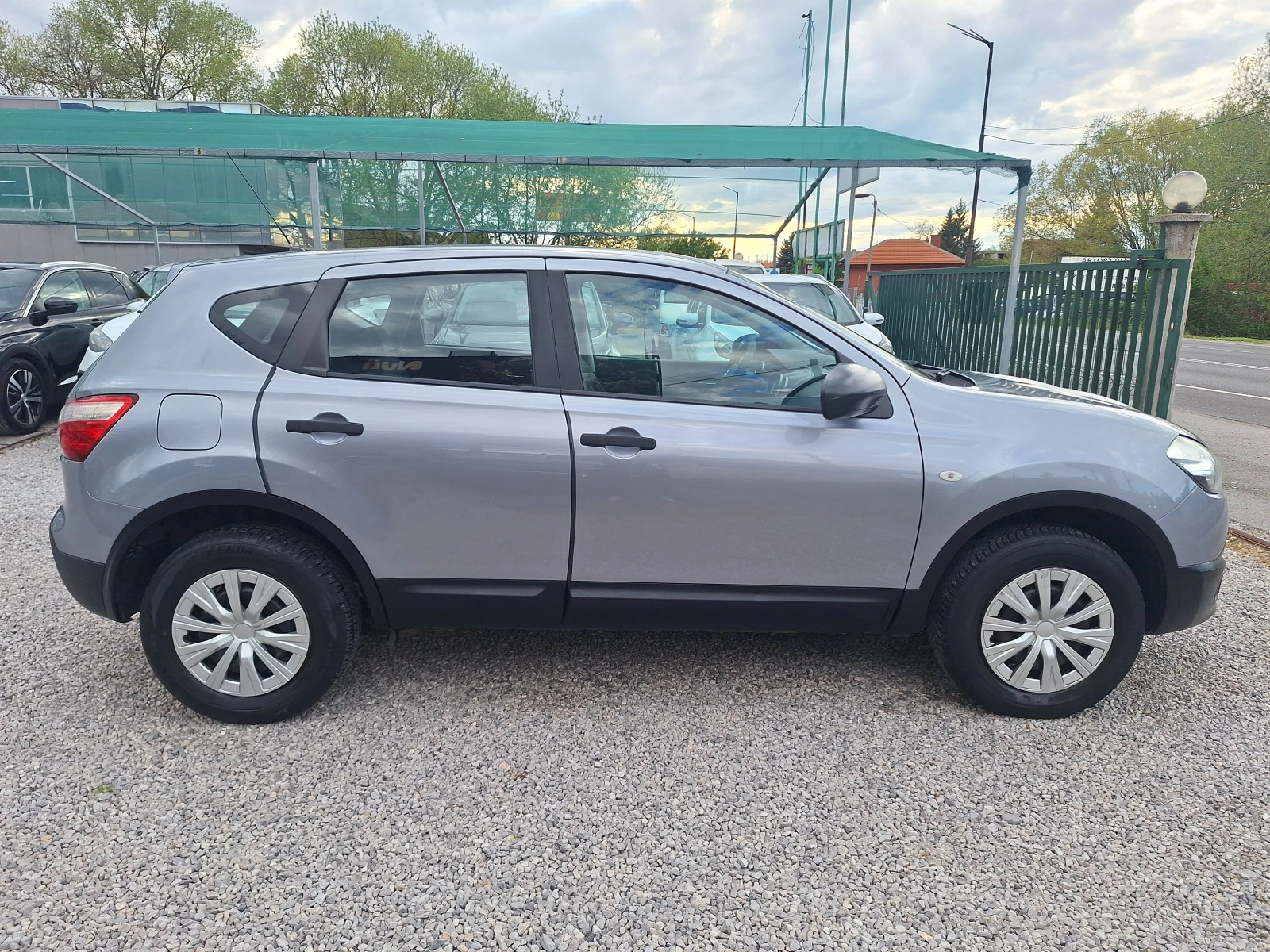 Nissan Qashqai 1.6 116ks Face Gazov  Injekcion!, снимка 2 - Автомобили и джипове - 54542952