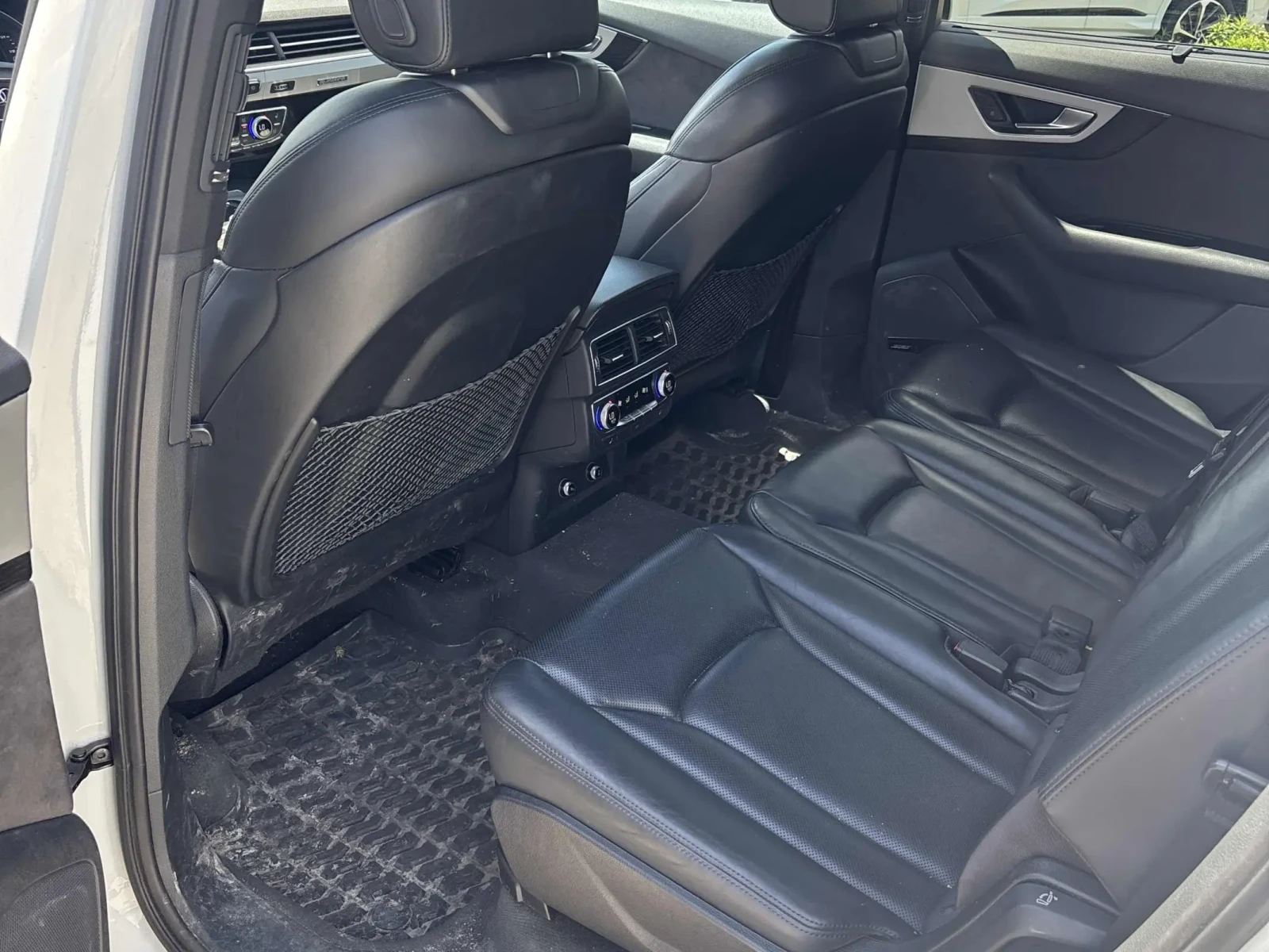 Audi Q7 CARFAX * АВТО КРЕДИТ * ПРОГНОЗНА ЦЕНА ДО БГ * , снимка 8 - Автомобили и джипове - 54635162