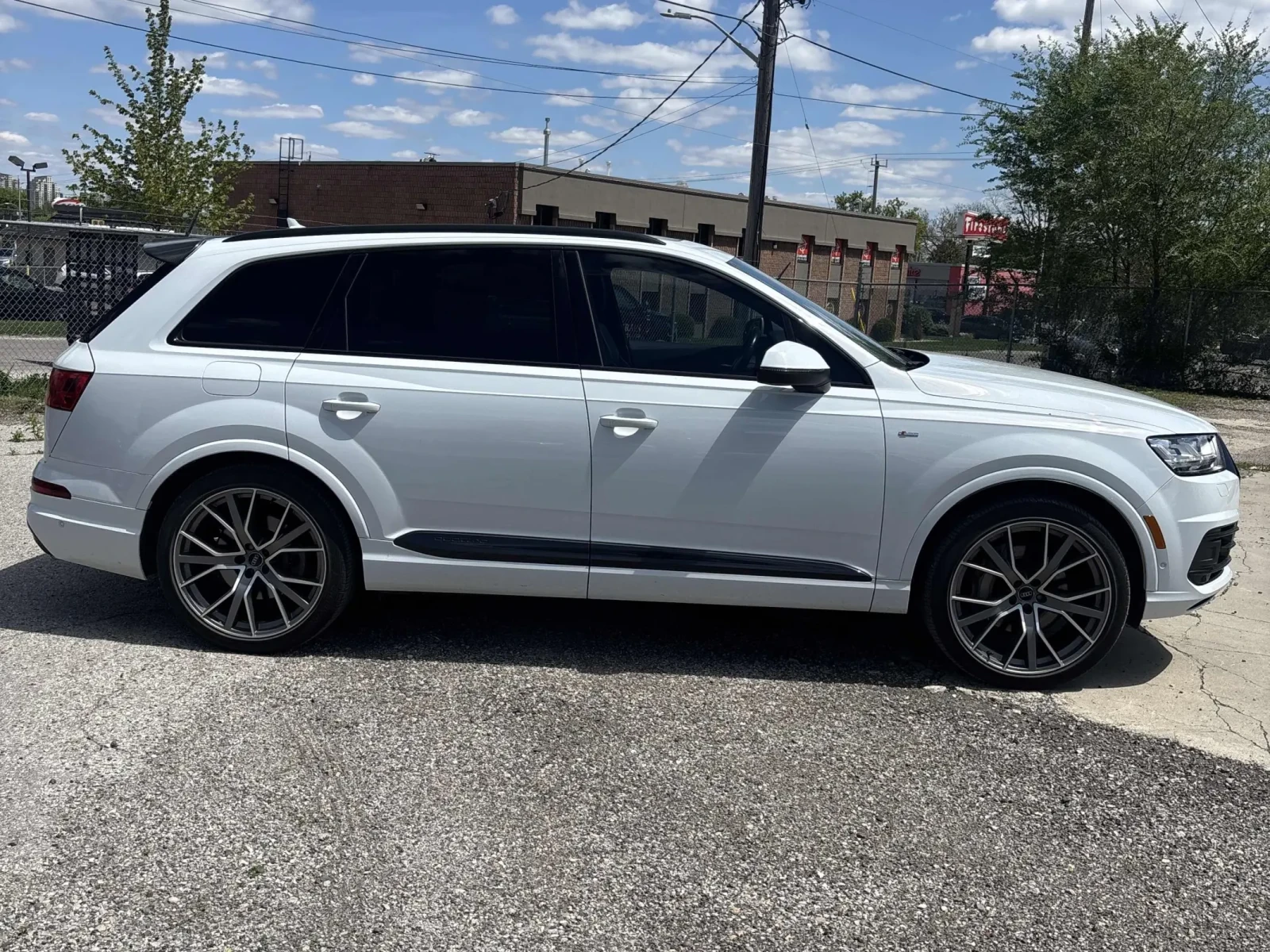 Audi Q7 CARFAX * АВТО КРЕДИТ * ПРОГНОЗНА ЦЕНА ДО БГ * , снимка 4 - Автомобили и джипове - 54635162