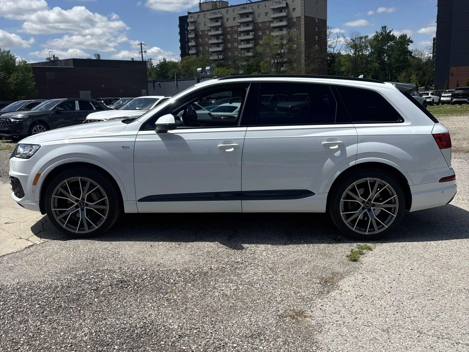 Audi Q7 CARFAX * АВТО КРЕДИТ * ПРОГНОЗНА ЦЕНА ДО БГ * , снимка 3 - Автомобили и джипове - 54635162