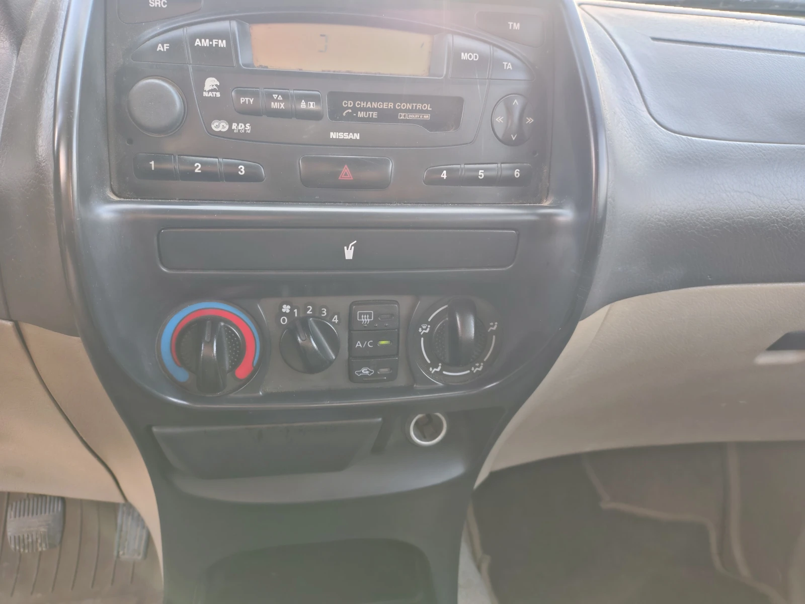 Nissan Terrano Бензин 4x4, снимка 12 - Автомобили и джипове - 54983093