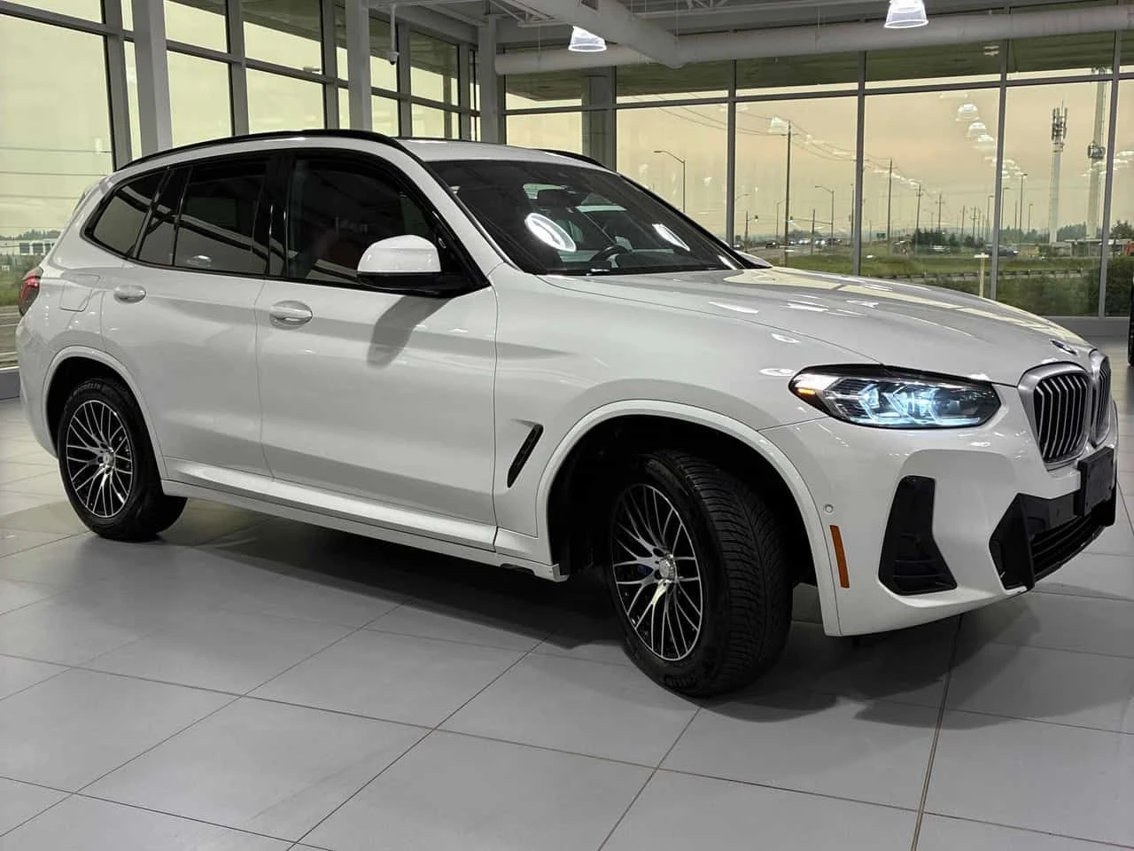 BMW X3  xDrive30i / HUD / HARMAN KARDON / 360 / RED INT , снимка 4 - Автомобили и джипове - 55429151