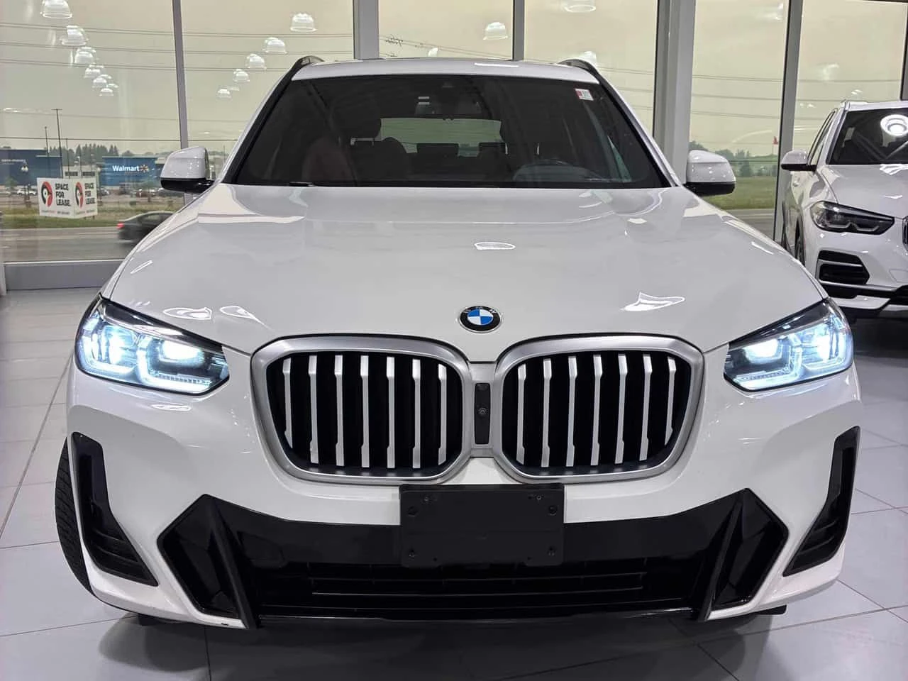 BMW X3  xDrive30i / HUD / HARMAN KARDON / 360 / RED INT , снимка 2 - Автомобили и джипове - 55429151