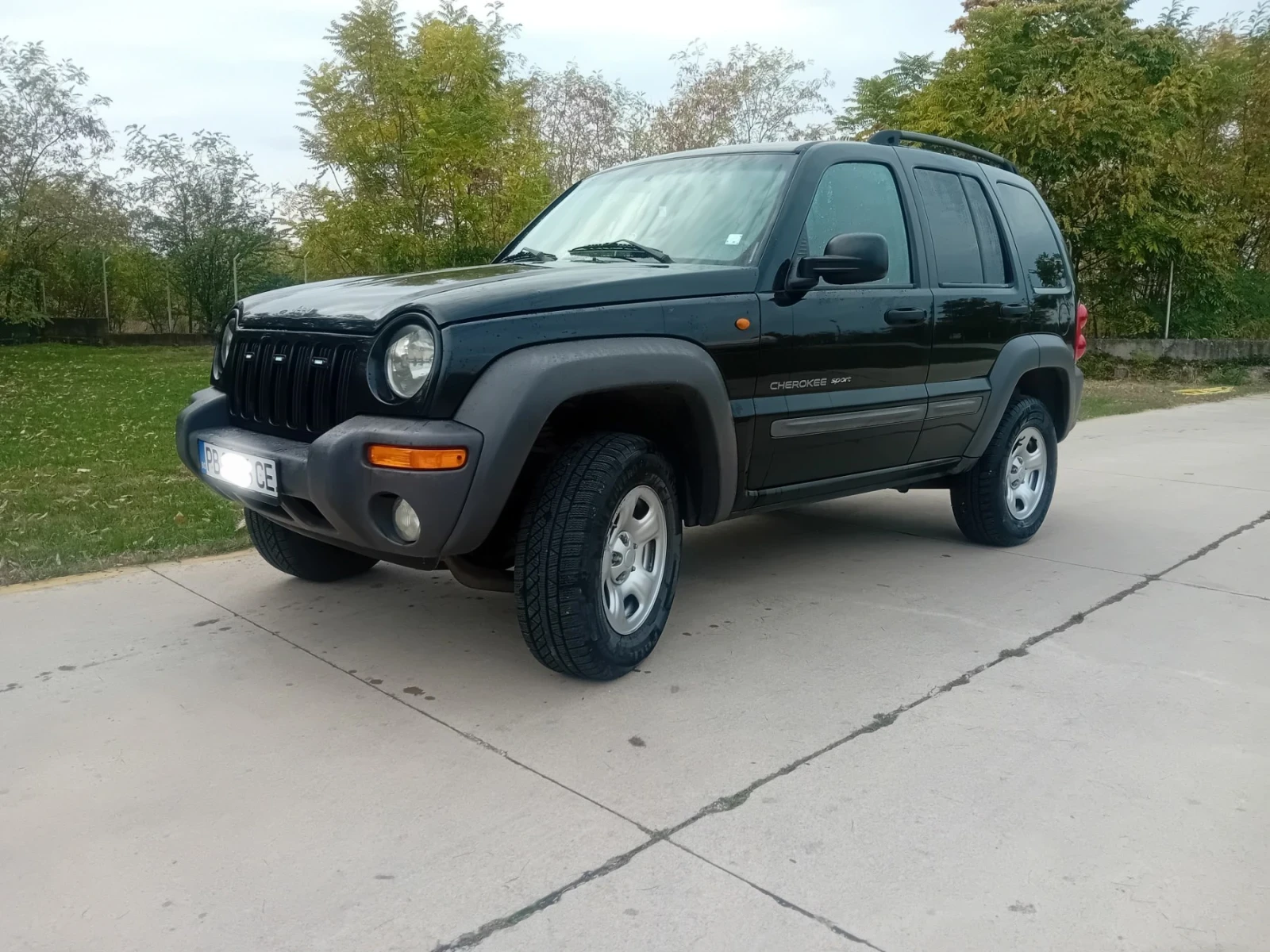 Jeep Cherokee, снимка 2 - Автомобили и джипове - 56686158