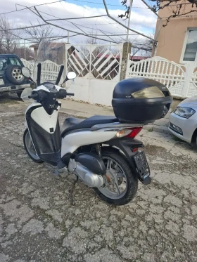 Honda Sh 150 i 2011 Година , снимка 3