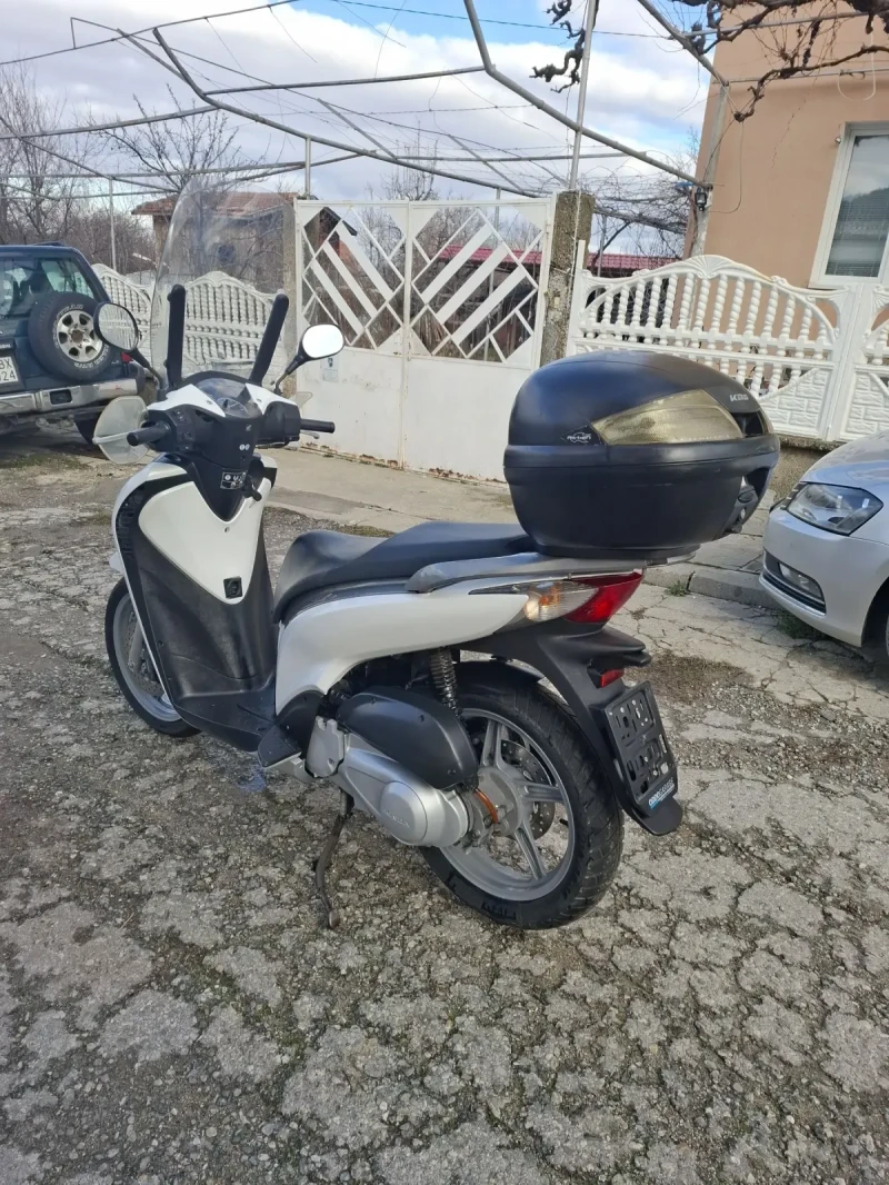 Honda Sh 150 i 2011 Година , снимка 3 - Мотоциклети и мототехника - 49580641