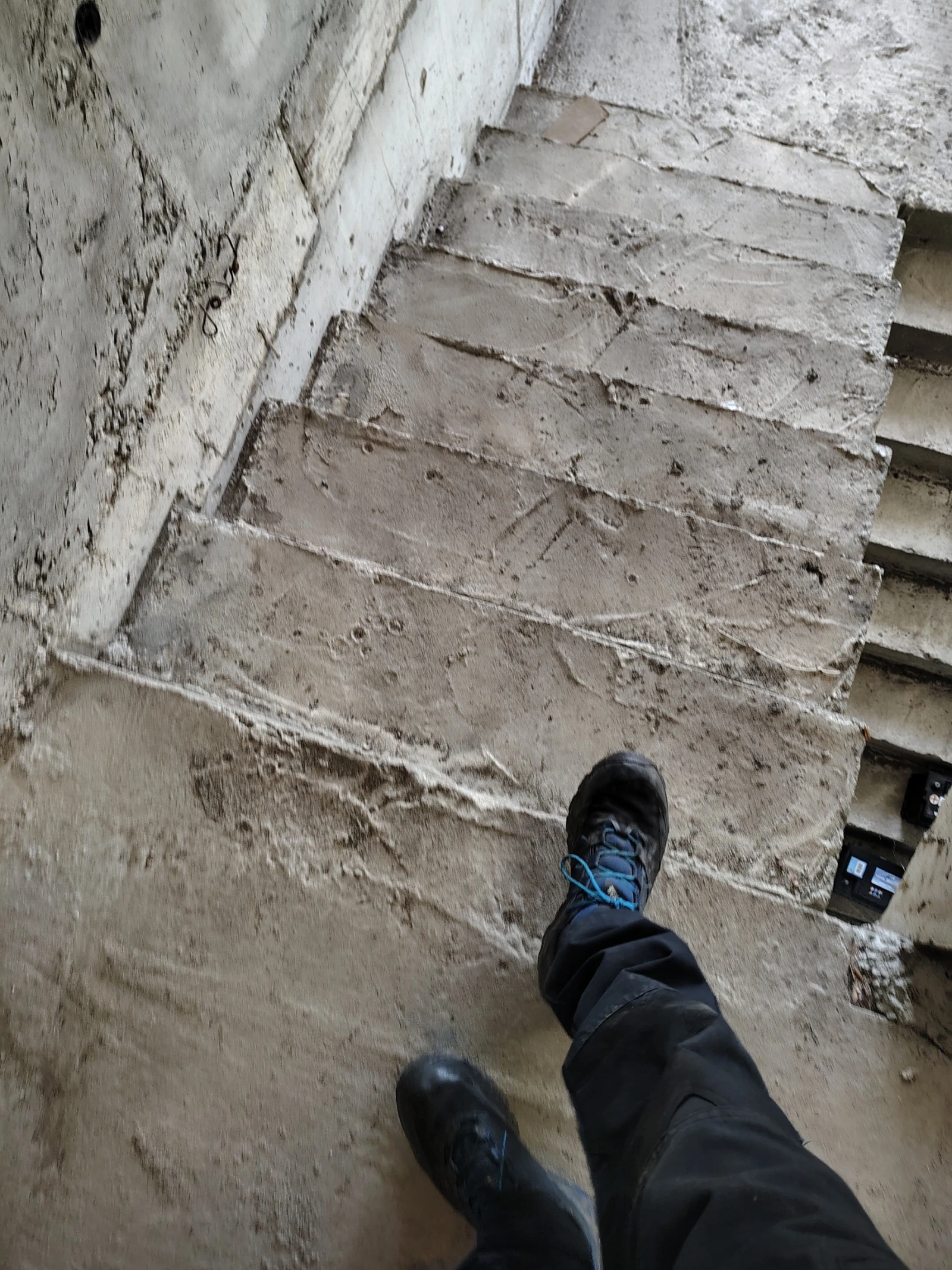 Гуми Зимни 205/75R16, снимка 5 - Гуми и джанти - 54088632