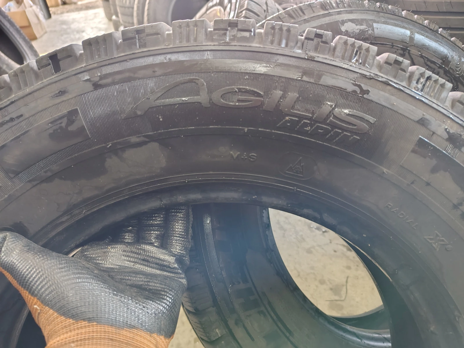 Гуми Зимни 205/75R16, снимка 9 - Гуми и джанти - 54088632